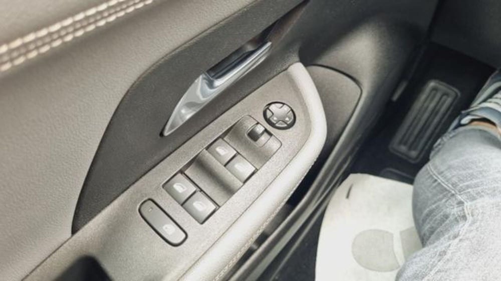 Opel Mokka usata a Savona (8)
