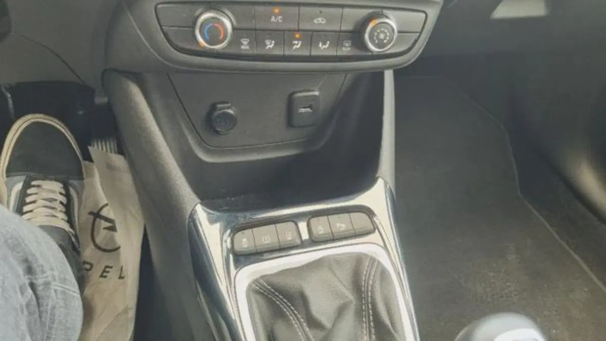 Opel Crossland usata a Savona (7)