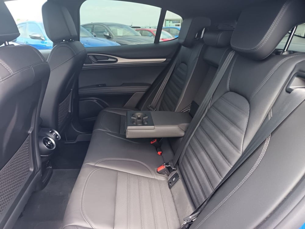 Alfa Romeo Stelvio usata a Alessandria (15)