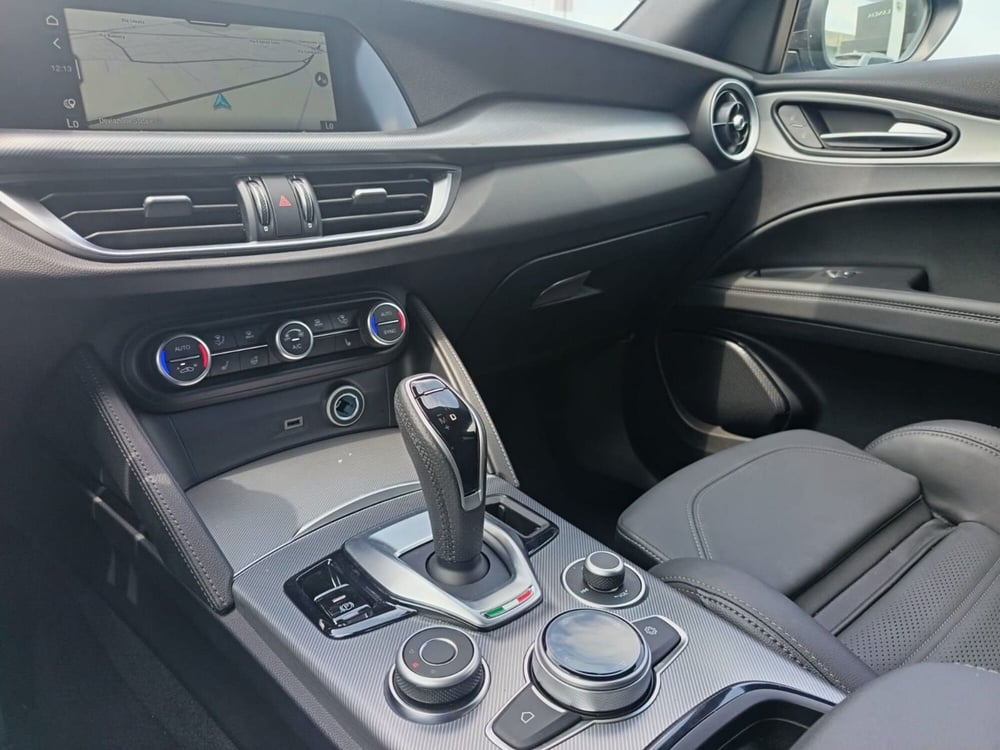 Alfa Romeo Stelvio usata a Alessandria (19)