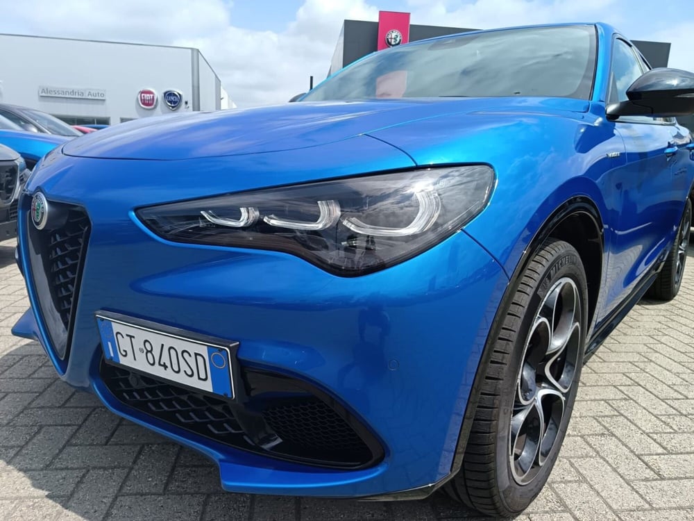 Alfa Romeo Stelvio usata a Alessandria (9)