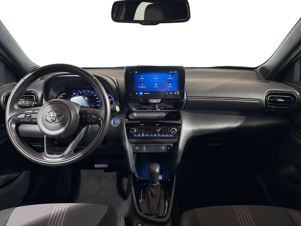 Toyota Yaris Cross usata a Lecco (9)