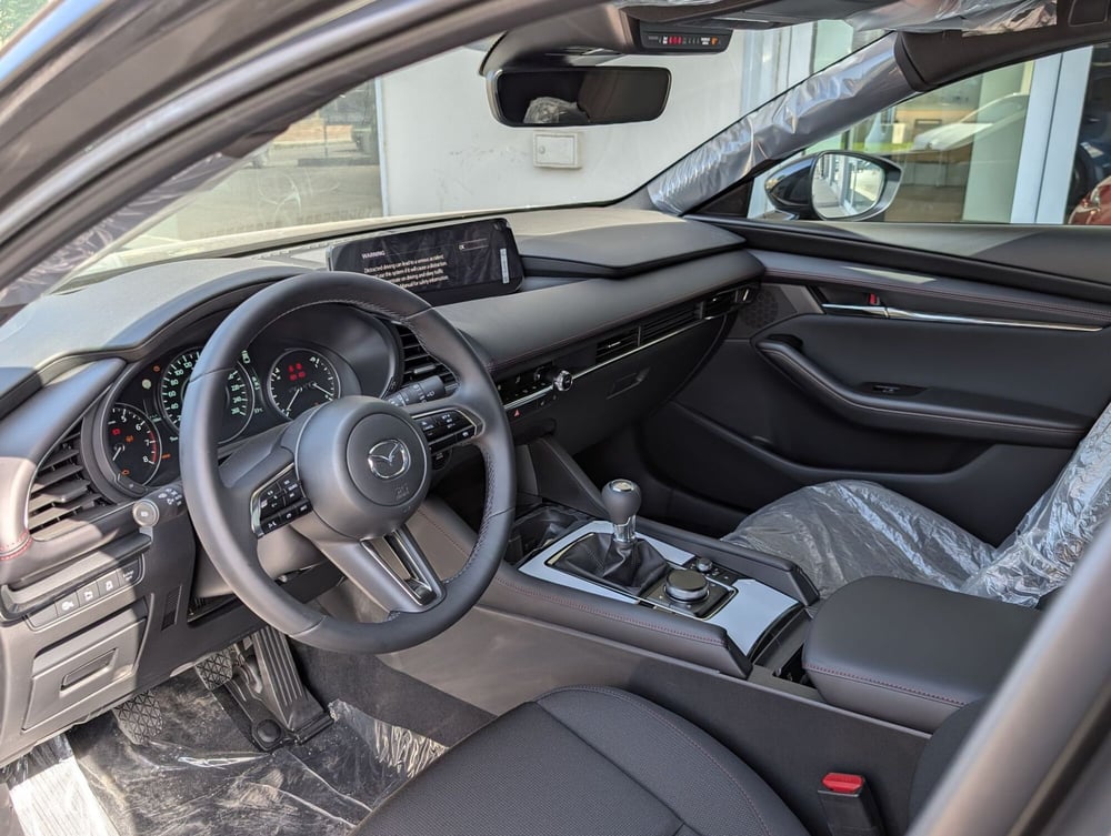 Mazda Mazda3 Hatchback nuova a Napoli (10)