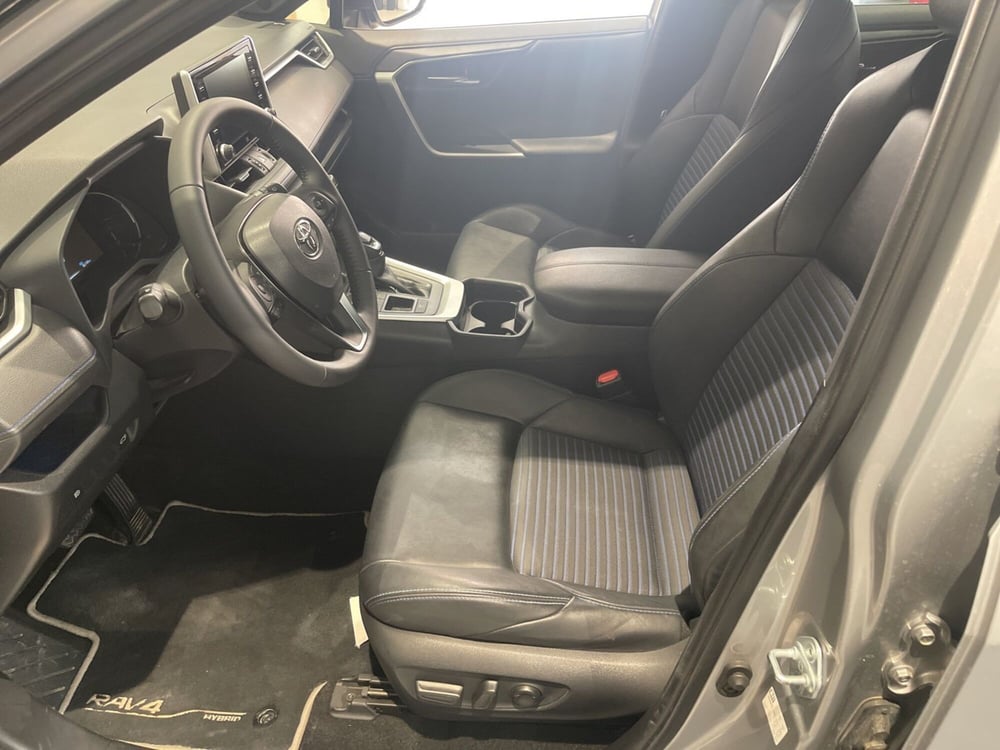 Toyota Rav4 usata a Catania (9)