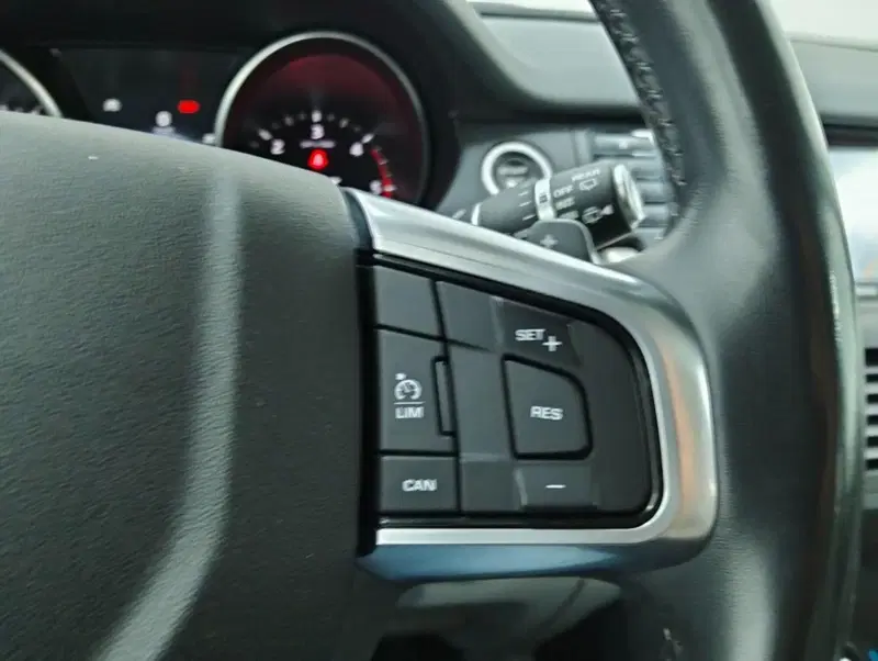 Land Rover Discovery Sport usata a Como (11)
