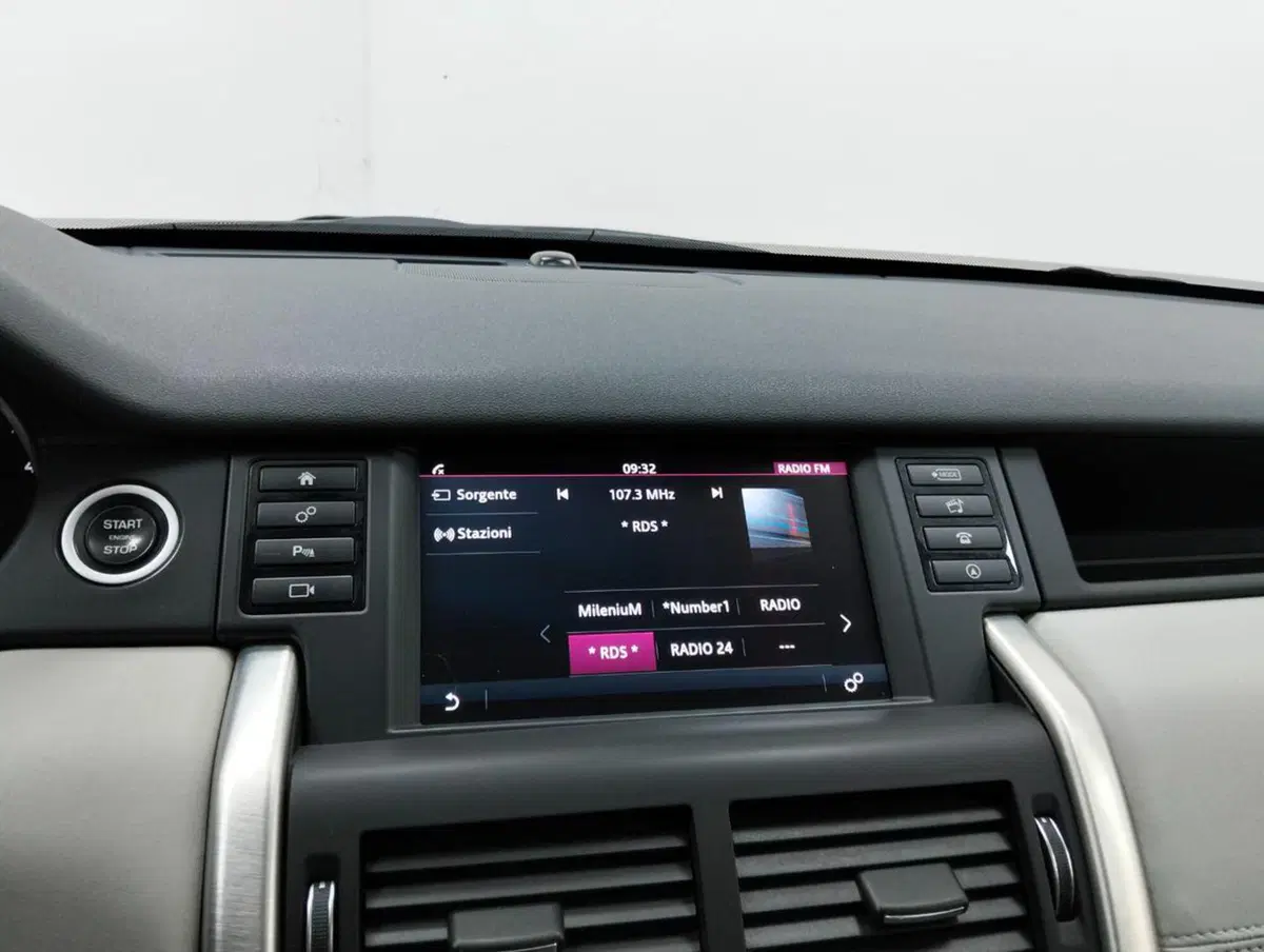 Land Rover Discovery Sport usata a Como (12)