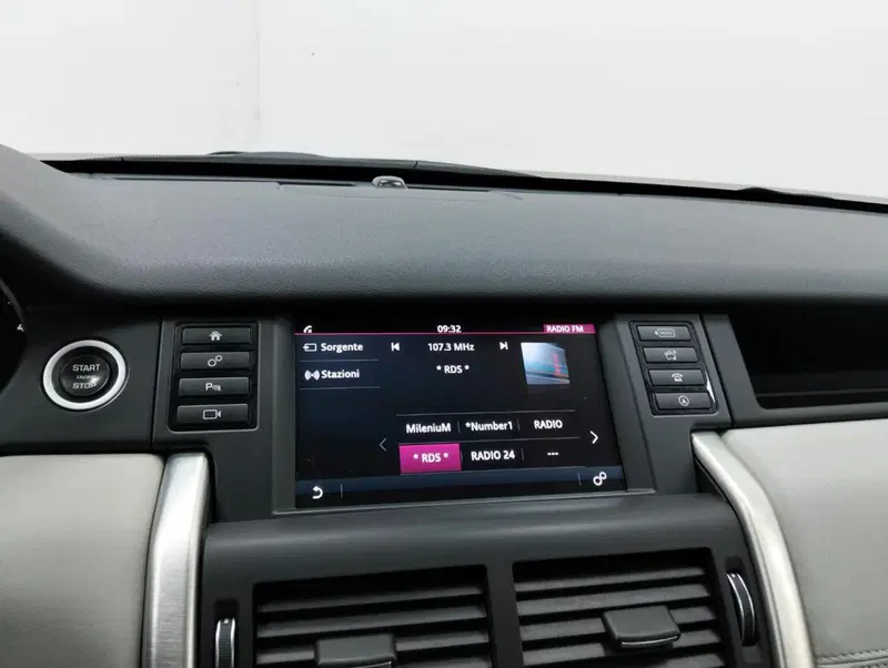 Land Rover Discovery Sport usata a Como (12)