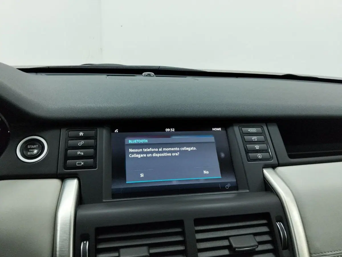 Land Rover Discovery Sport usata a Como (13)