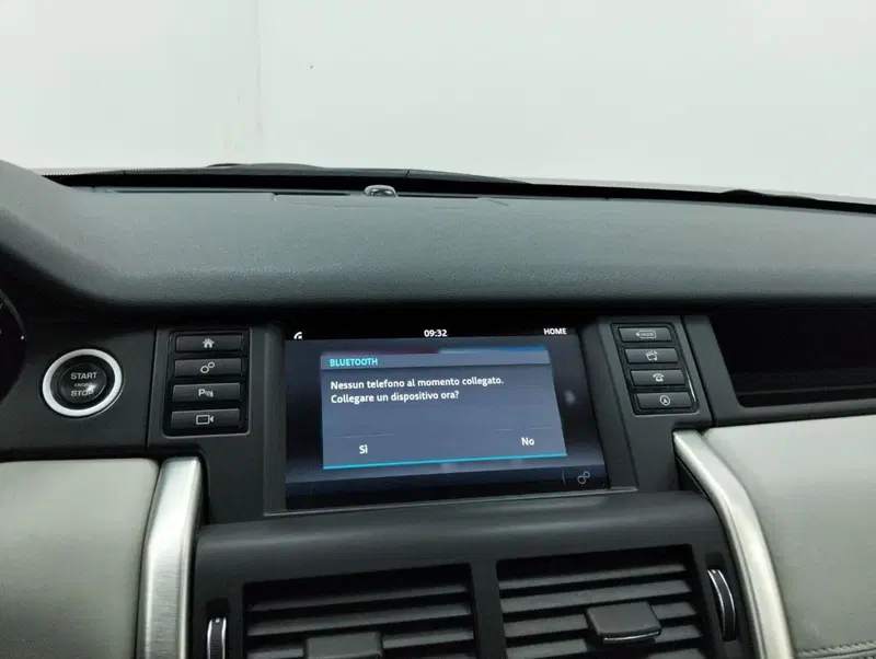 Land Rover Discovery Sport usata a Como (13)