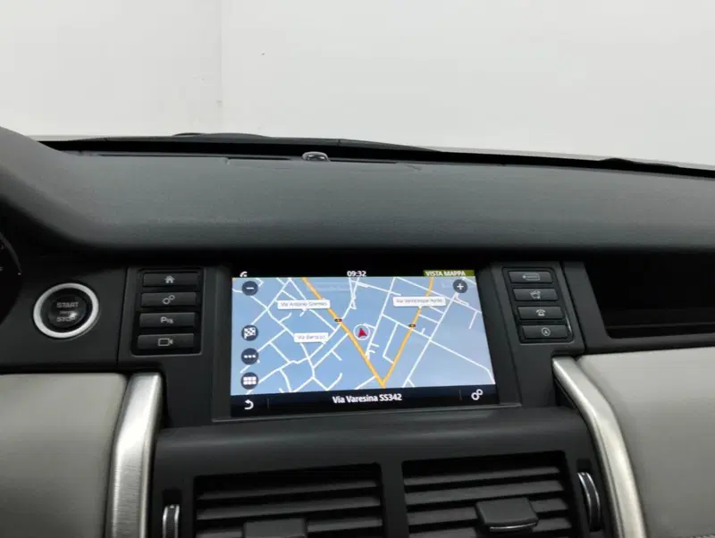 Land Rover Discovery Sport usata a Como (15)