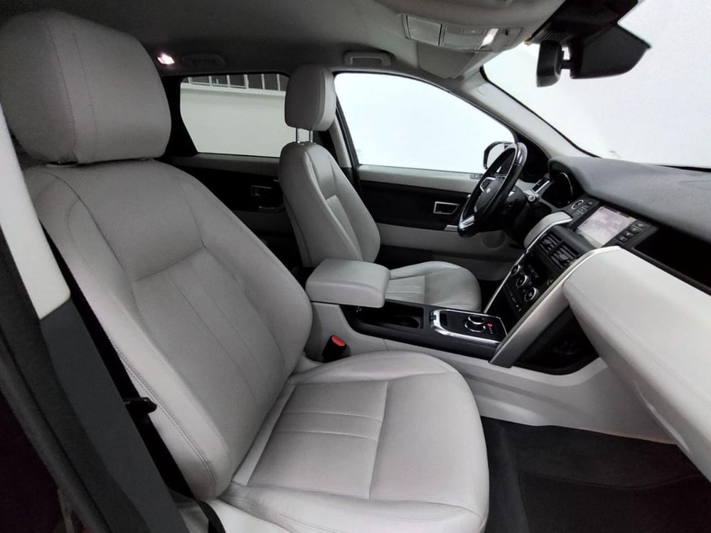 Land Rover Discovery Sport usata a Como (3)