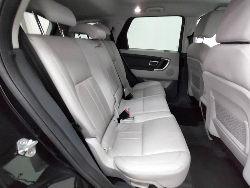 Land Rover Discovery Sport usata a Como (5)