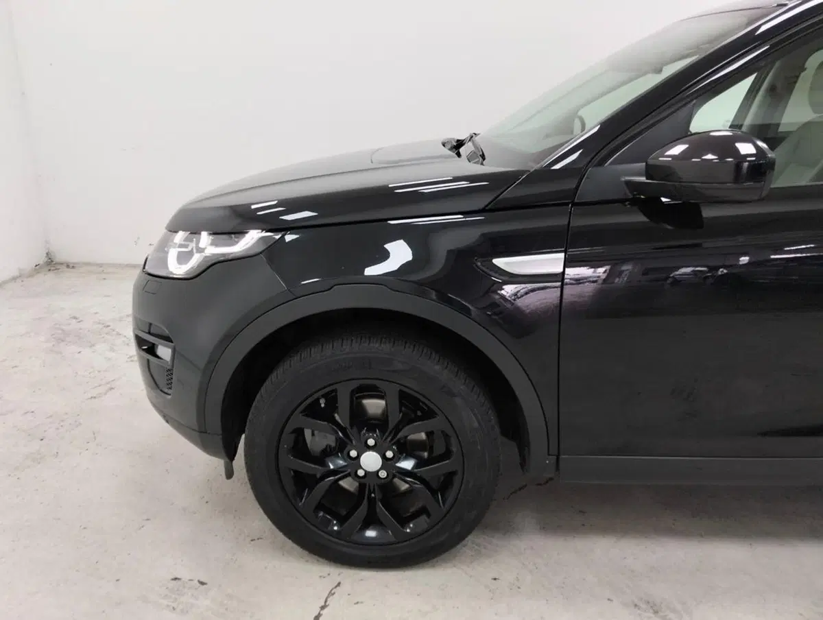 Land Rover Discovery Sport usata a Como (9)