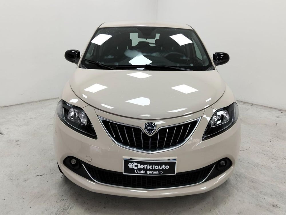 Lancia Ypsilon usata a Como (6)