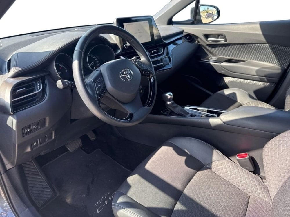 Toyota Toyota C-HR usata a Lecce (10)