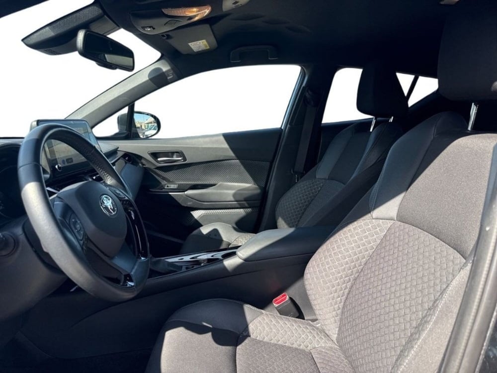 Toyota Toyota C-HR usata a Lecce (7)