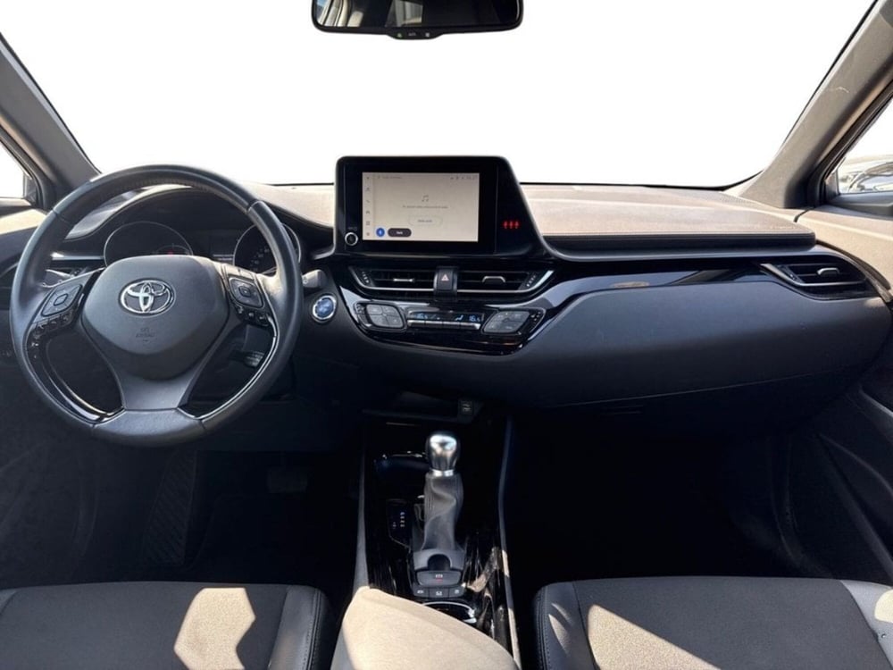 Toyota Toyota C-HR usata a Lecce (8)