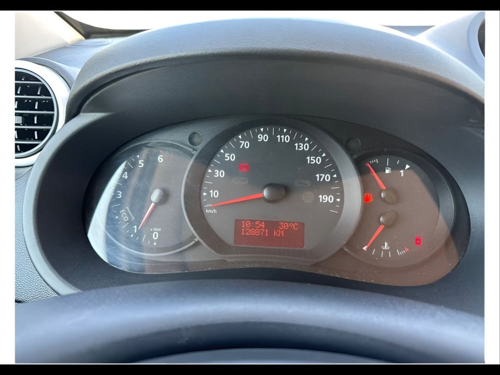Nissan NV250 usata a Siena (9)