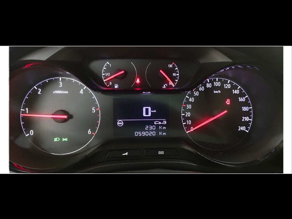Opel Crossland X usata a Siena (14)