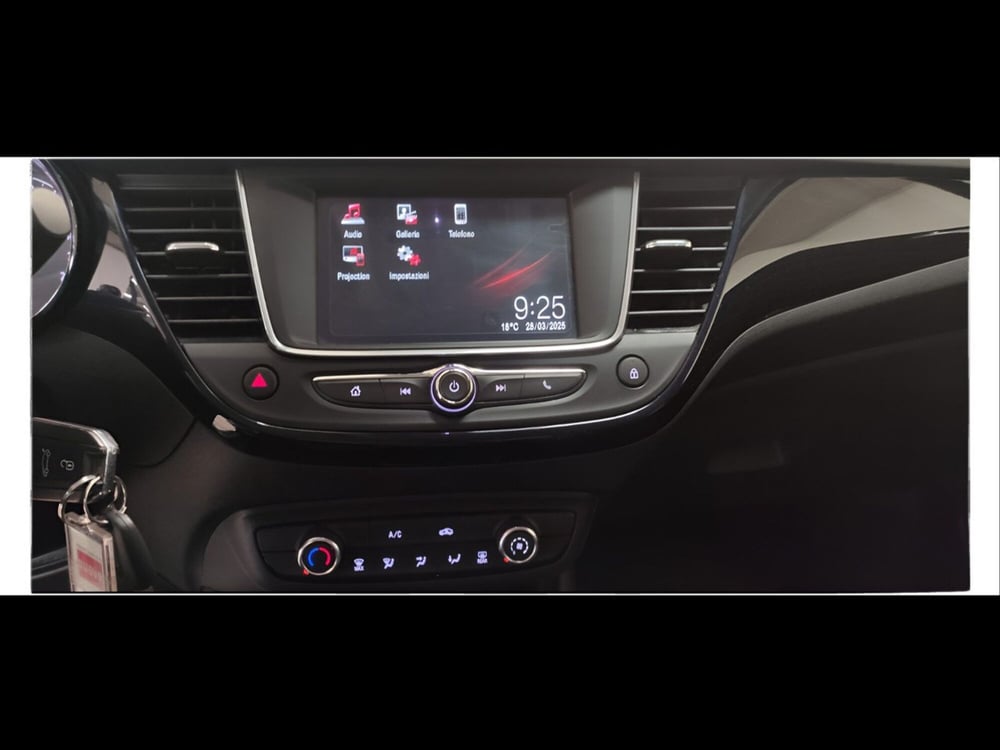 Opel Crossland X usata a Siena (16)