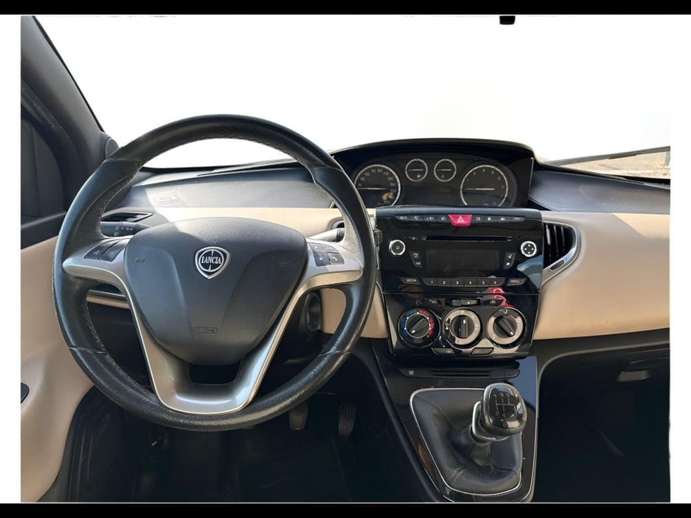 Lancia Ypsilon usata a Siena (10)