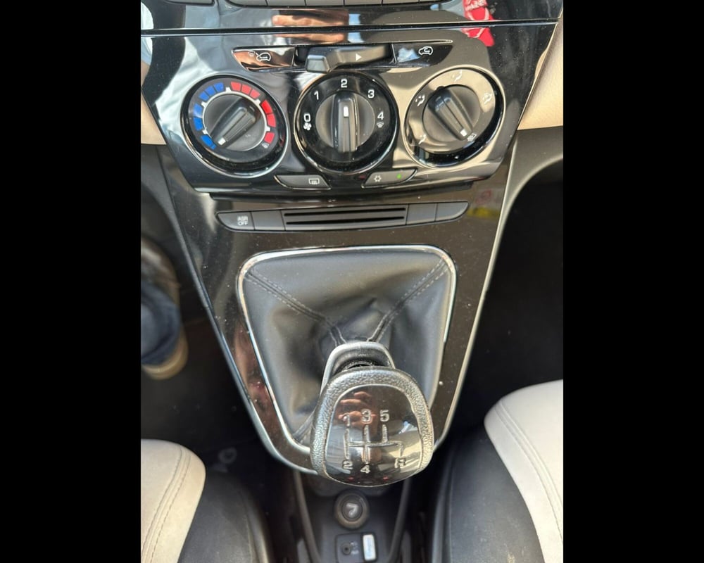Lancia Ypsilon usata a Siena (12)
