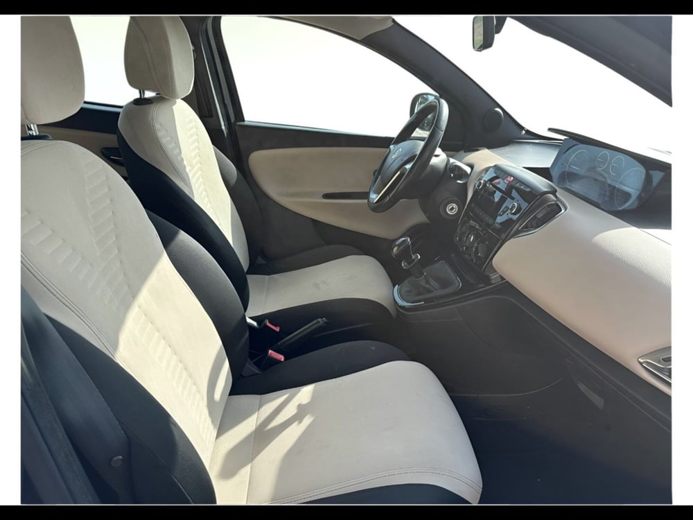 Lancia Ypsilon usata a Siena (9)