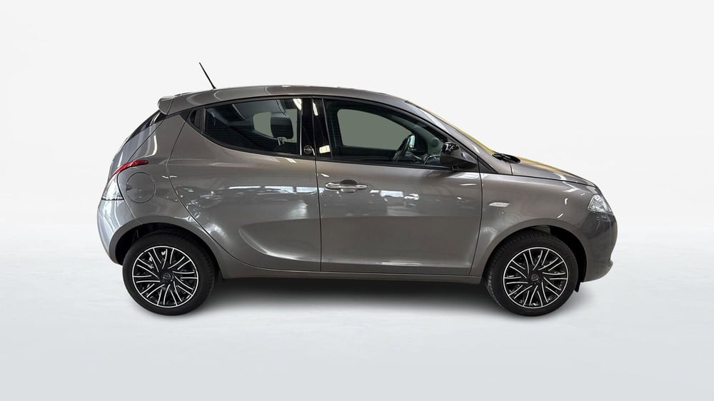 Lancia Ypsilon usata a Treviso (3)