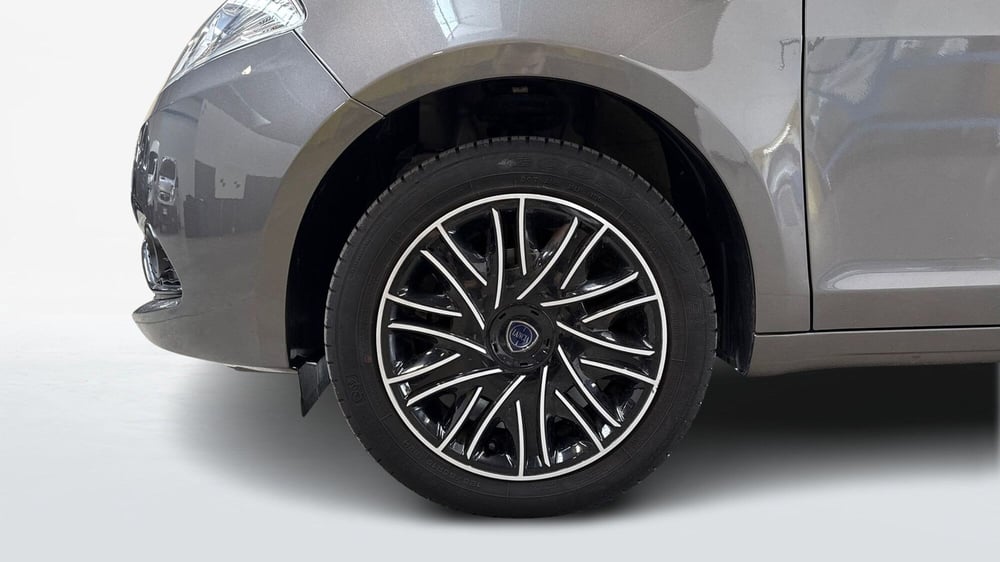 Lancia Ypsilon usata a Treviso (6)