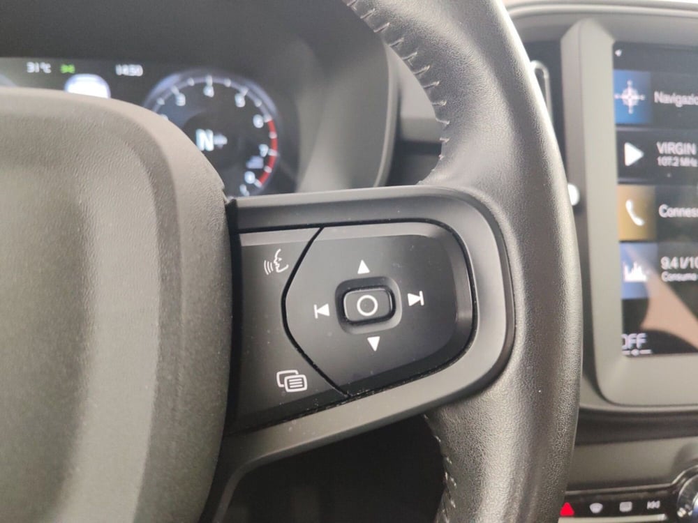 Volvo XC40 usata a Massa-Carrara (13)