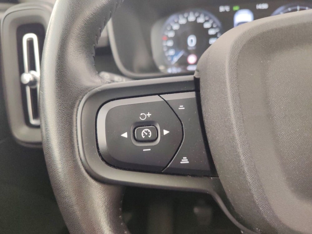 Volvo XC40 usata a Massa-Carrara (14)