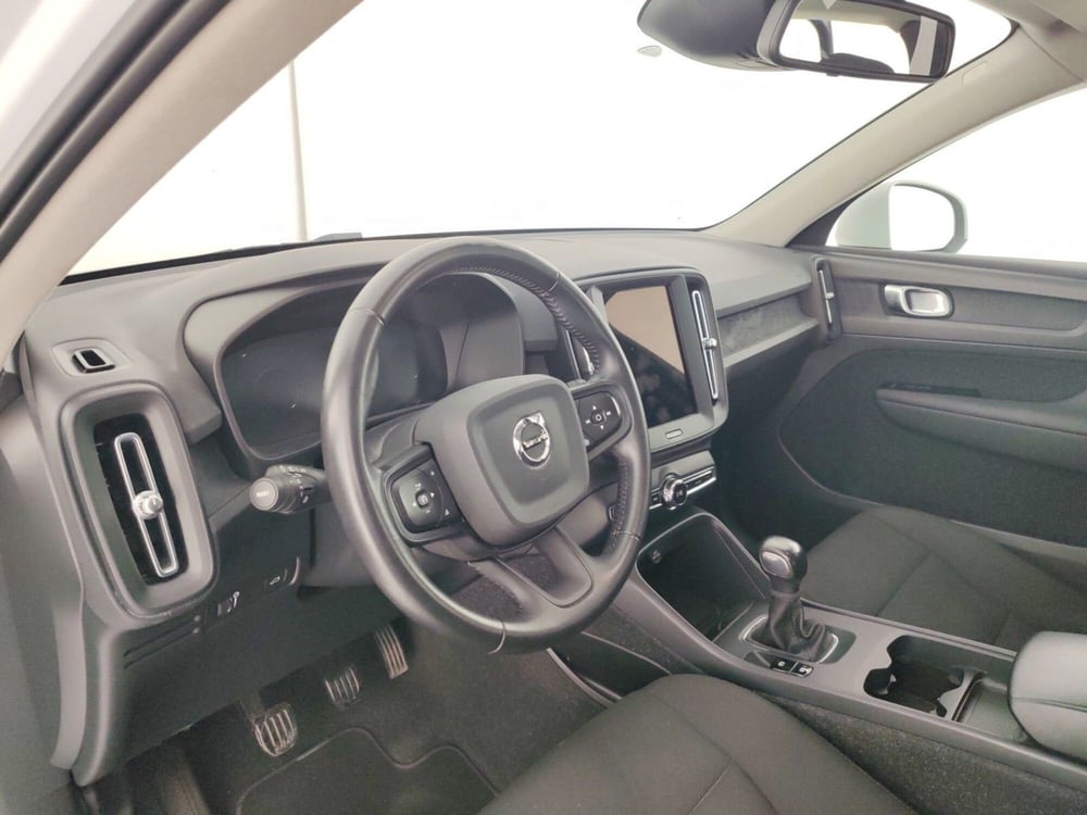 Volvo XC40 usata a Massa-Carrara (8)