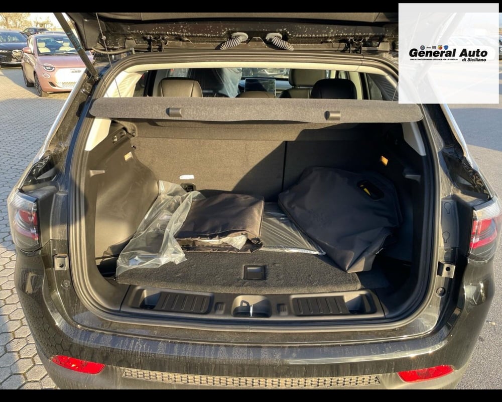 Jeep Compass nuova a Lucca (16)