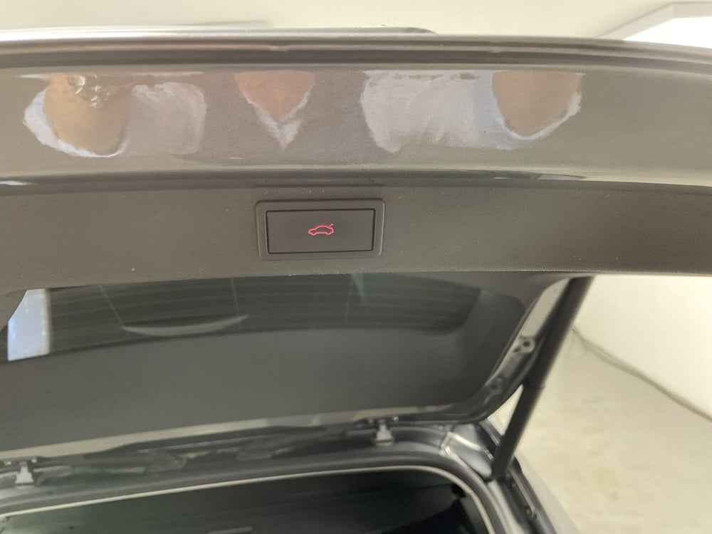 Skoda Enyaq usata a Varese (14)