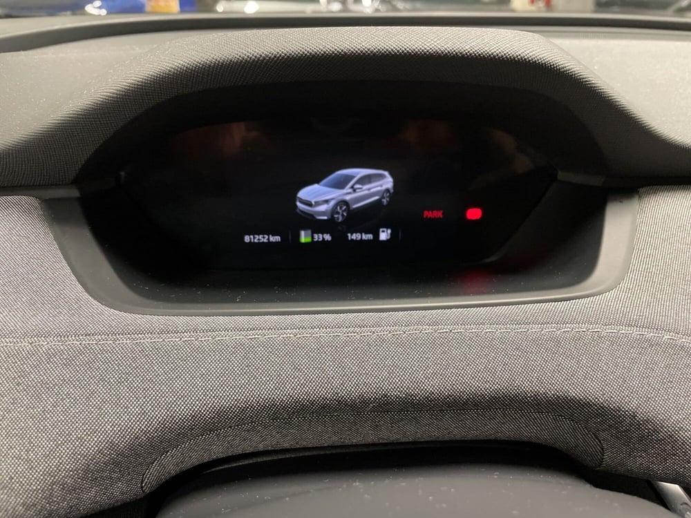 Skoda Enyaq usata a Varese (8)