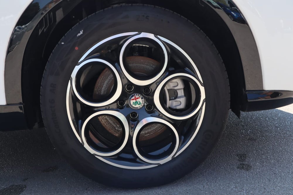 Alfa Romeo Tonale nuova a Salerno (10)