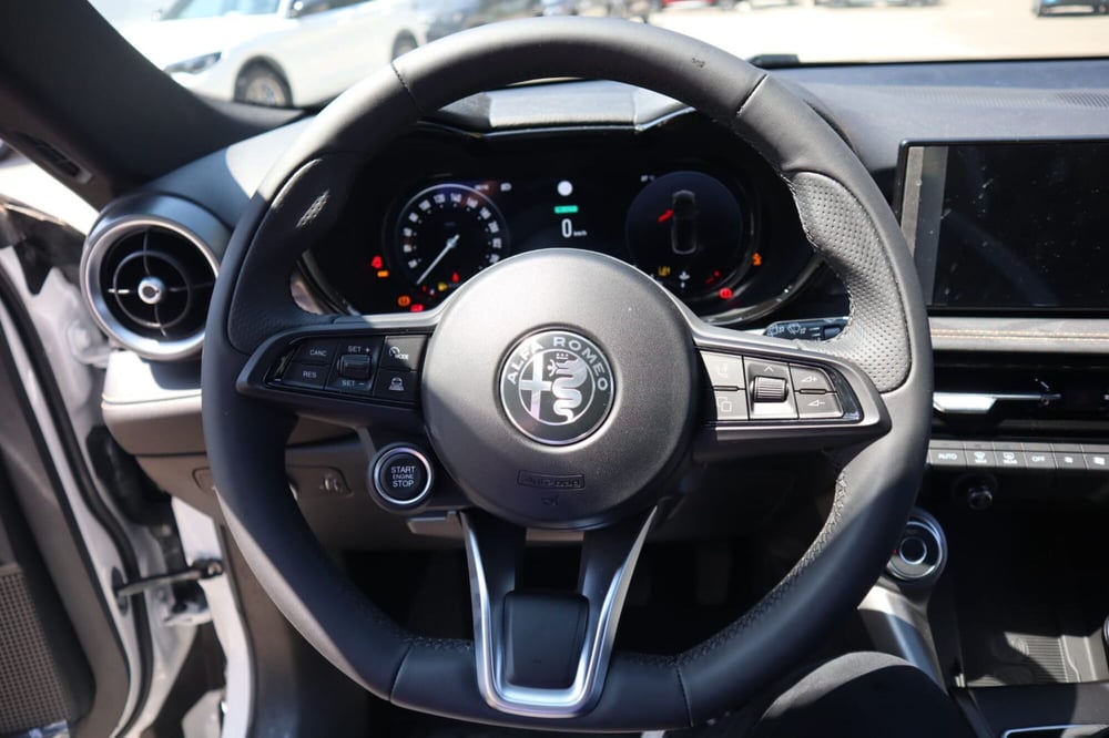 Alfa Romeo Tonale nuova a Salerno (19)