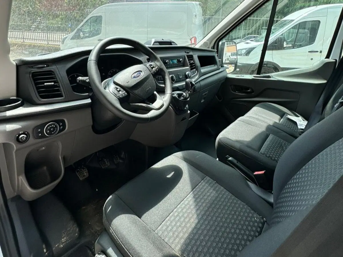 Ford Transit Furgone nuova a Salerno (17)