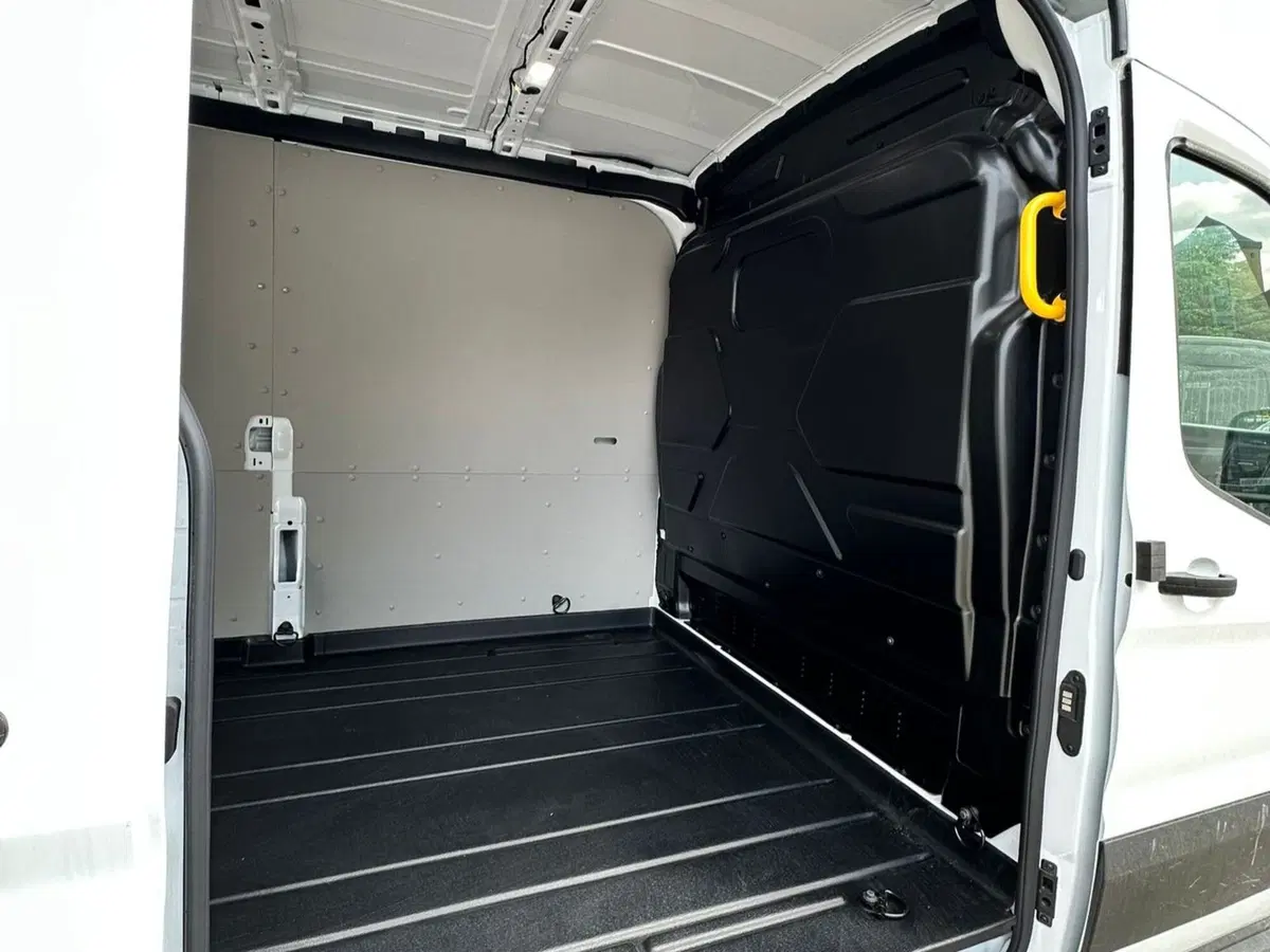 Ford Transit Furgone nuova a Salerno (12)
