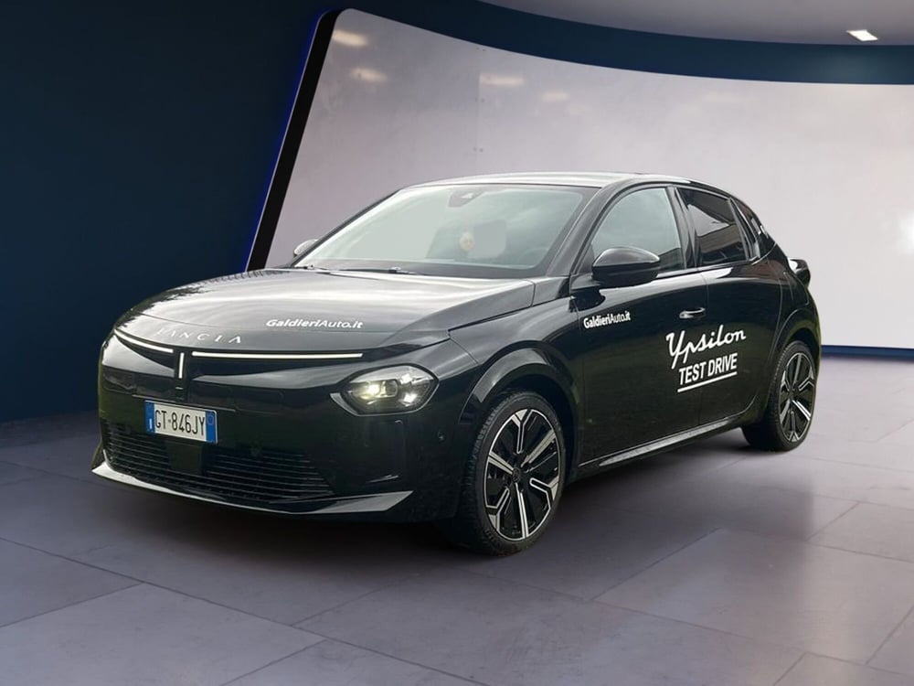 Lancia Ypsilon usata a Salerno
