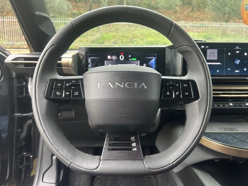 Lancia Ypsilon usata a Salerno (16)