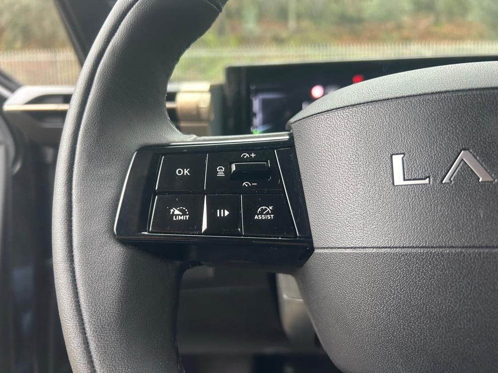 Lancia Ypsilon usata a Salerno (17)