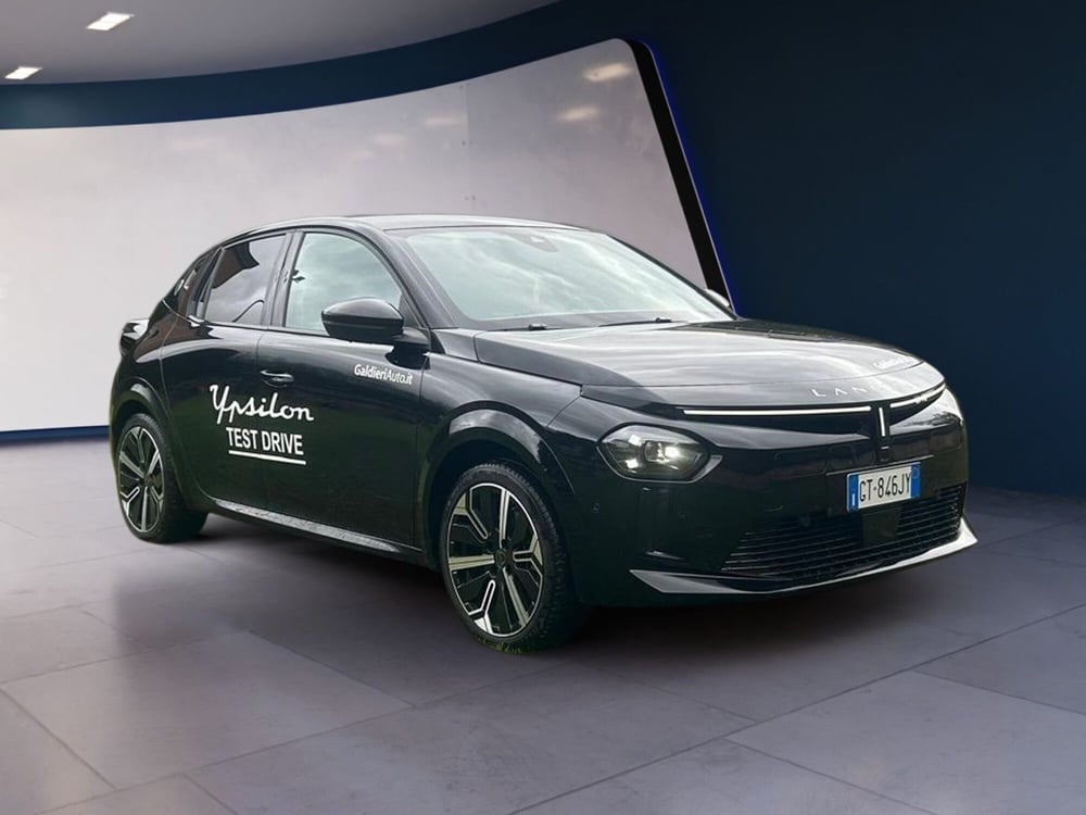 Lancia Ypsilon usata a Salerno (2)