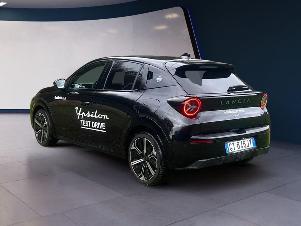 Lancia Ypsilon usata a Salerno (4)