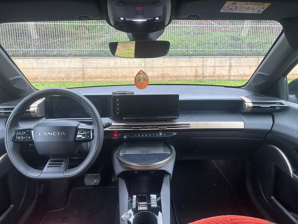 Lancia Ypsilon usata a Salerno (5)
