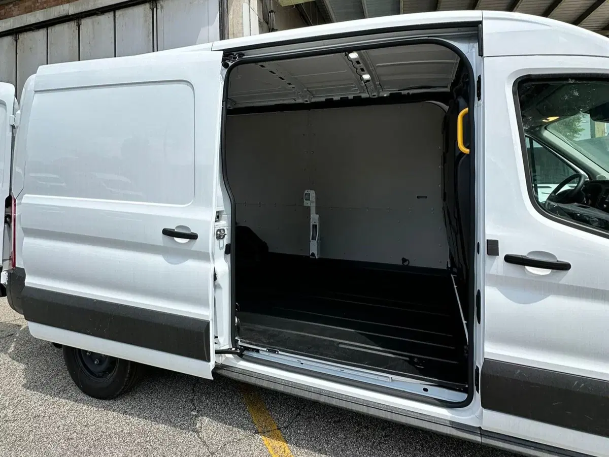 Ford Transit Furgone nuova a Salerno (11)