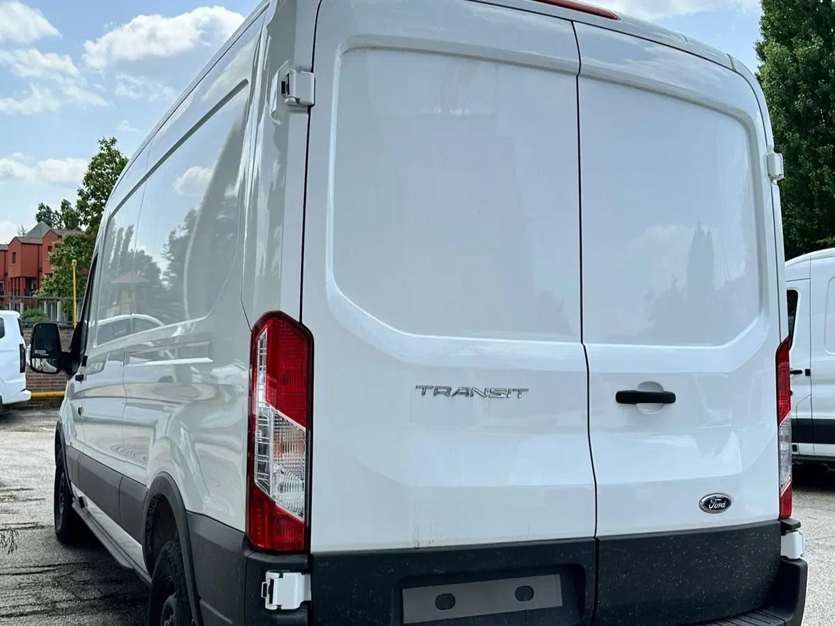 Ford Transit Furgone nuova a Salerno (4)