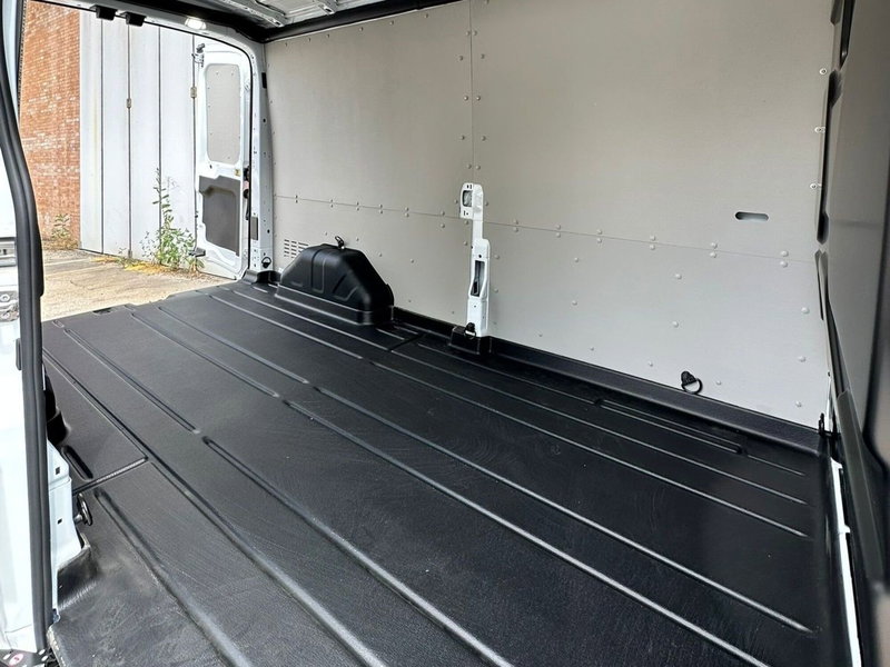 Ford Transit Furgone nuova a Salerno (8)