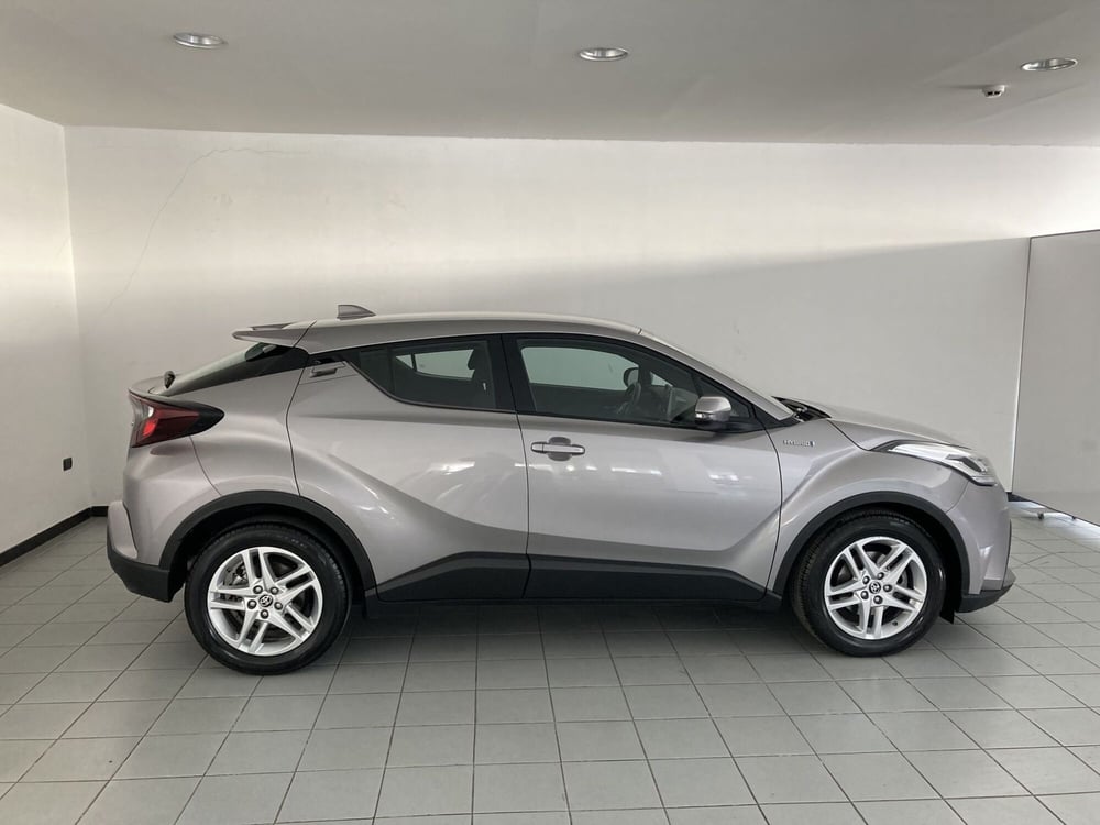Toyota Toyota C-HR usata a Barletta-Andria-Trani (4)
