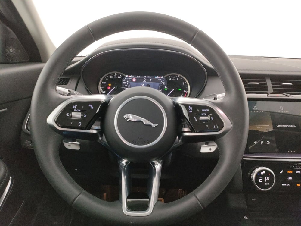 Jaguar E-Pace usata a Milano (12)